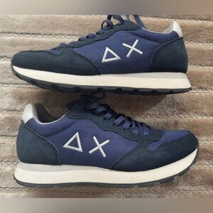 SUN68 Navy Blue Athletic Shoes. Unique and super cool!